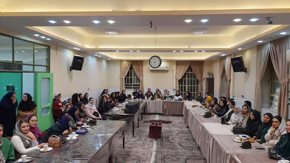 دورهمی فارغ التحصیلان دبستان دخترانه ناحیه 1